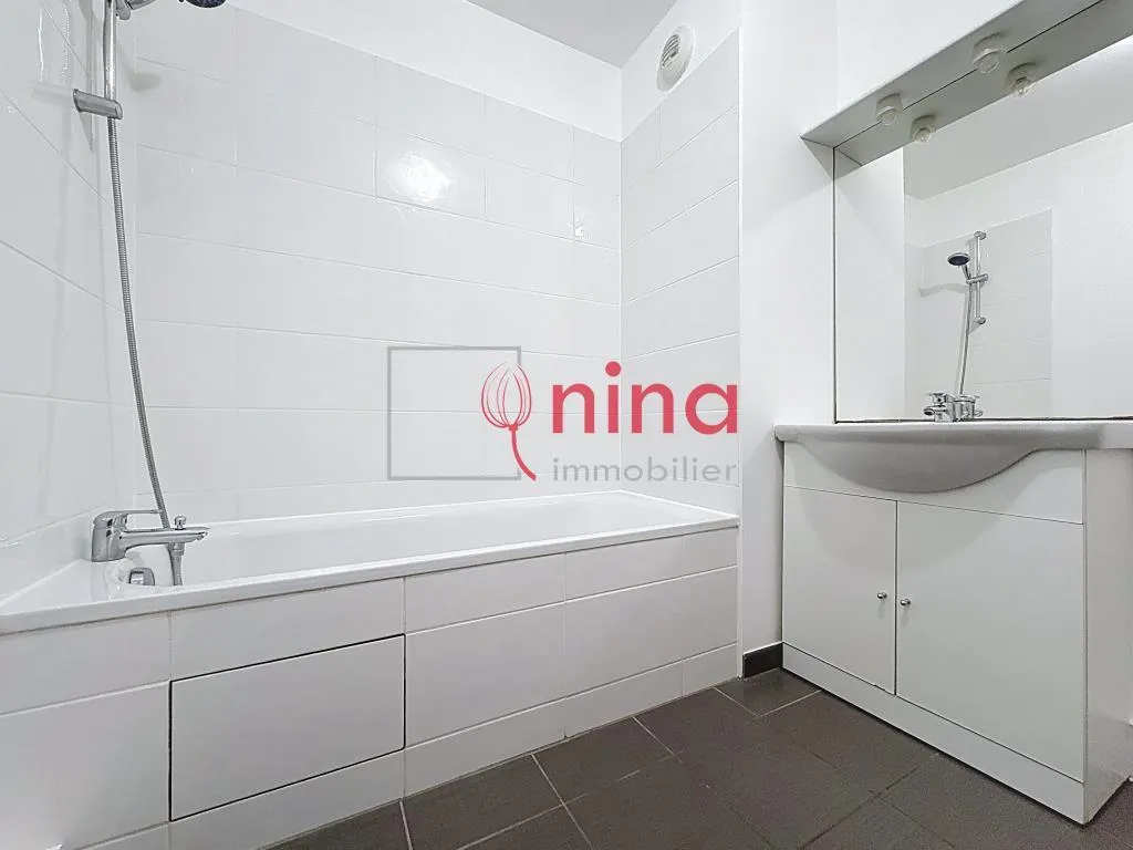 Vannitoad - 2-Bedroom Flat with Balcony in Nice