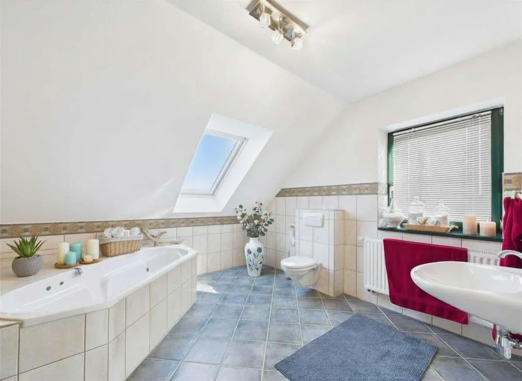 Bathrooms - House with Pool in Lostau