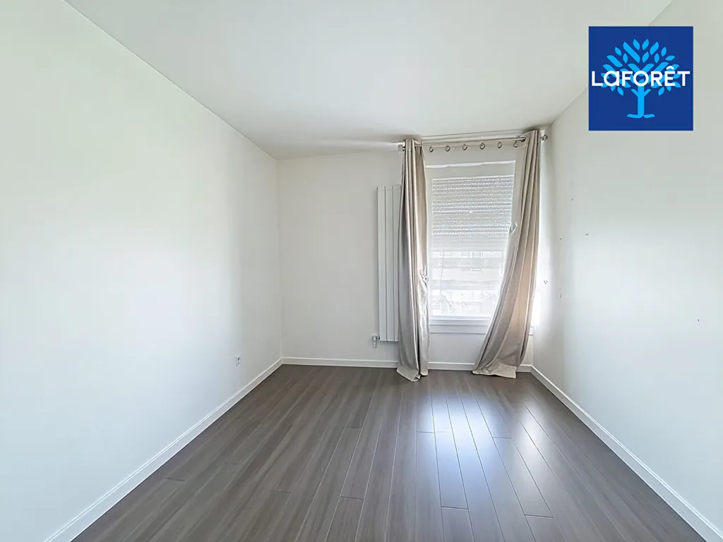Toad - 3-Bed Flat with Balcony in Noisy-le-Grand