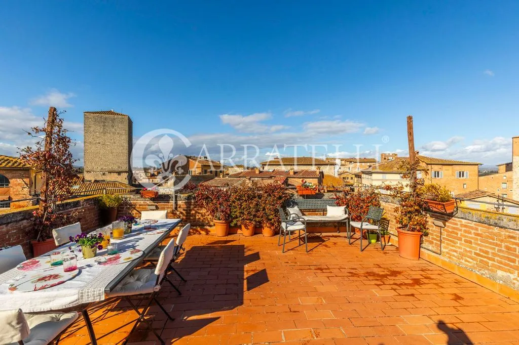 Terrass - Luxury Penthouse with Panoramic Views in Siena