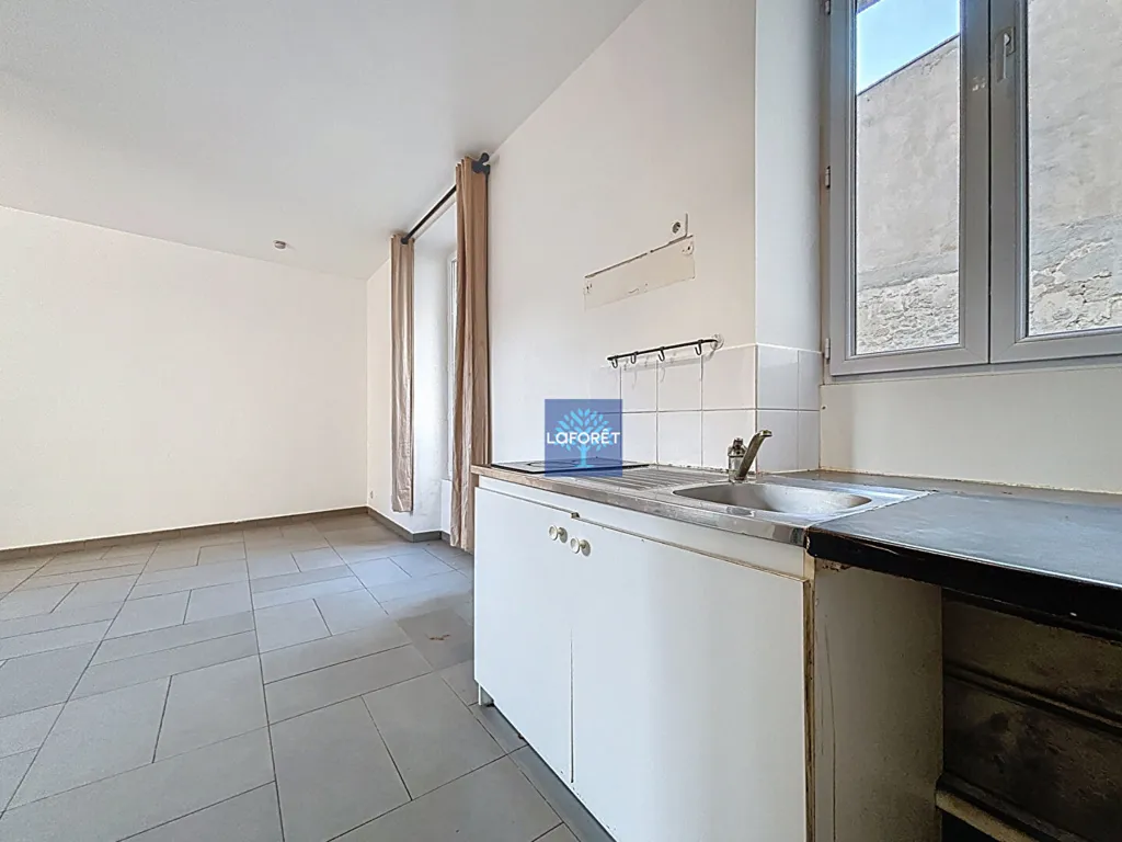 Köök - Studio with Garden Access in Pontoise Gare