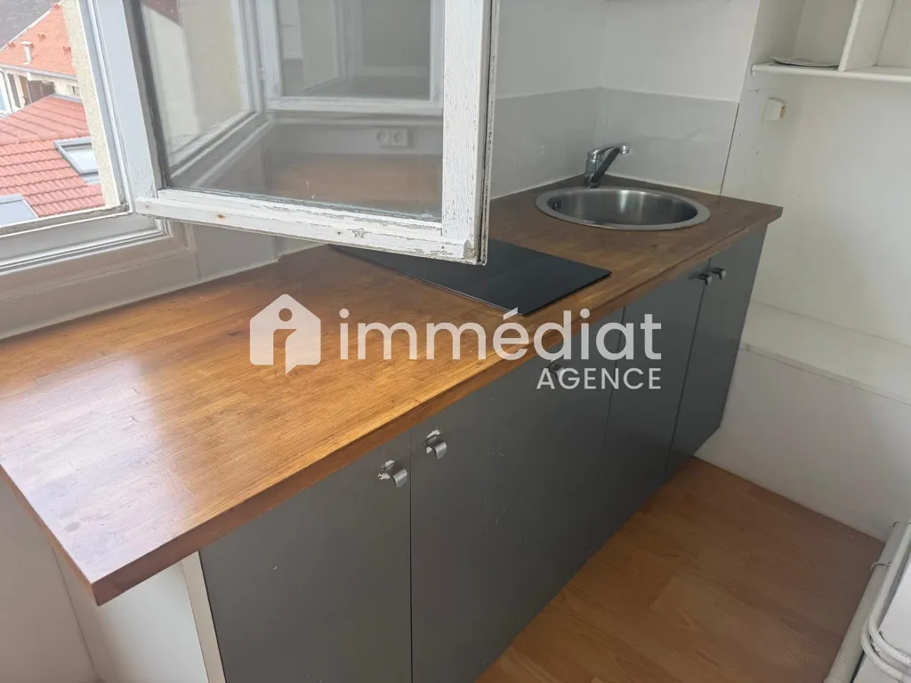 Cuisine - Studio Sous Comble au Cœur de Rueil-Malmaison