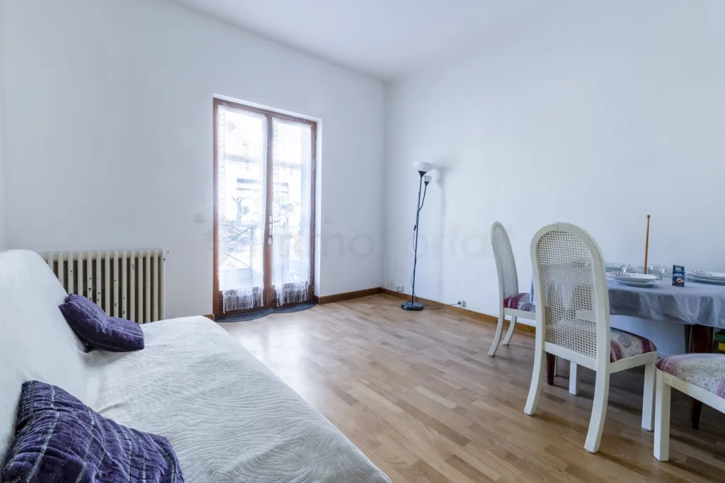 Living Room - Apartment with Private Courtyard in Vitry-sur-Seine