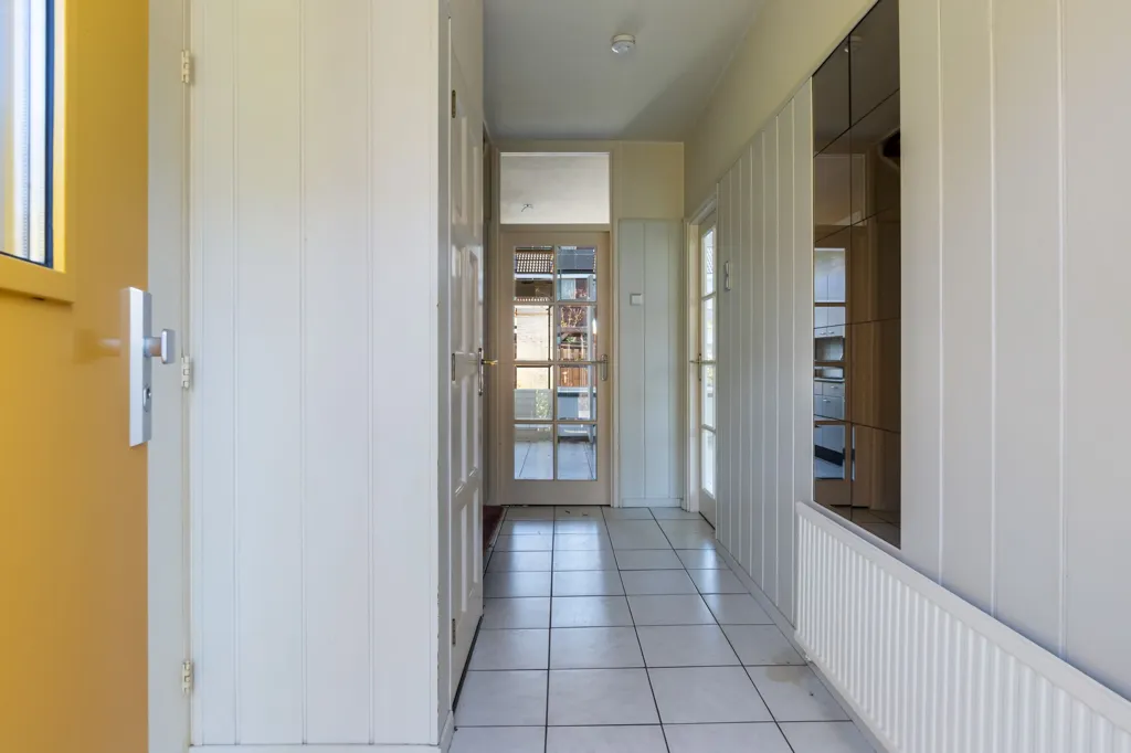 Esik - End-Terrace House with Garden in Gouda