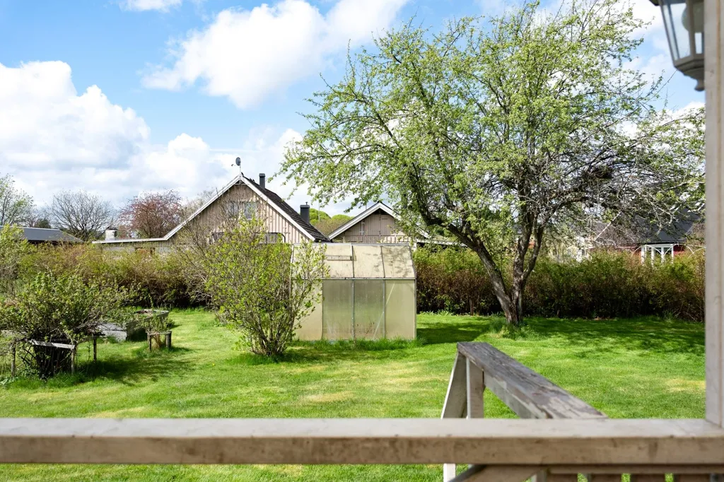 Aed - Classical Brick Villa with Garden in Quiet Area