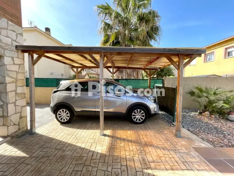 Garaaž - Chalet with Private Pool in El Vendrell