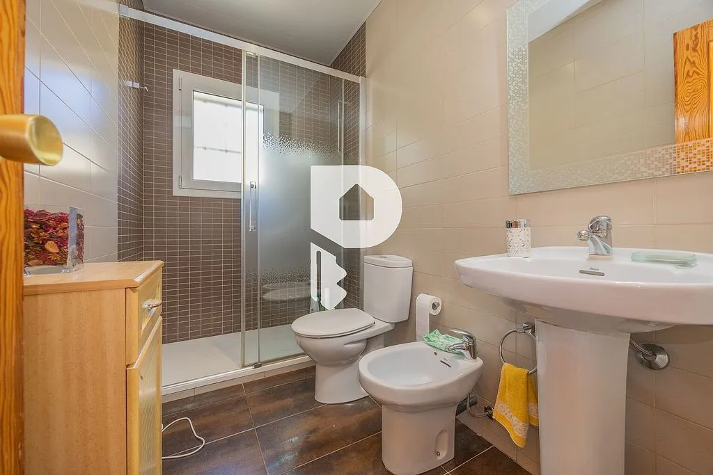 Bathrooms - Chalet with Pool and Terrace in Corbera de Llobregat