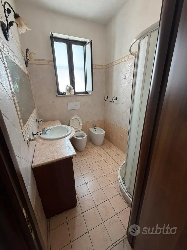 Salles de bain - Armed Apartment on Upper Floor in Historic Centre