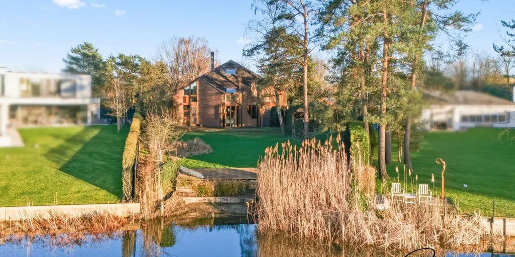 Giardino - Architectural House with Water View in Keerbergen