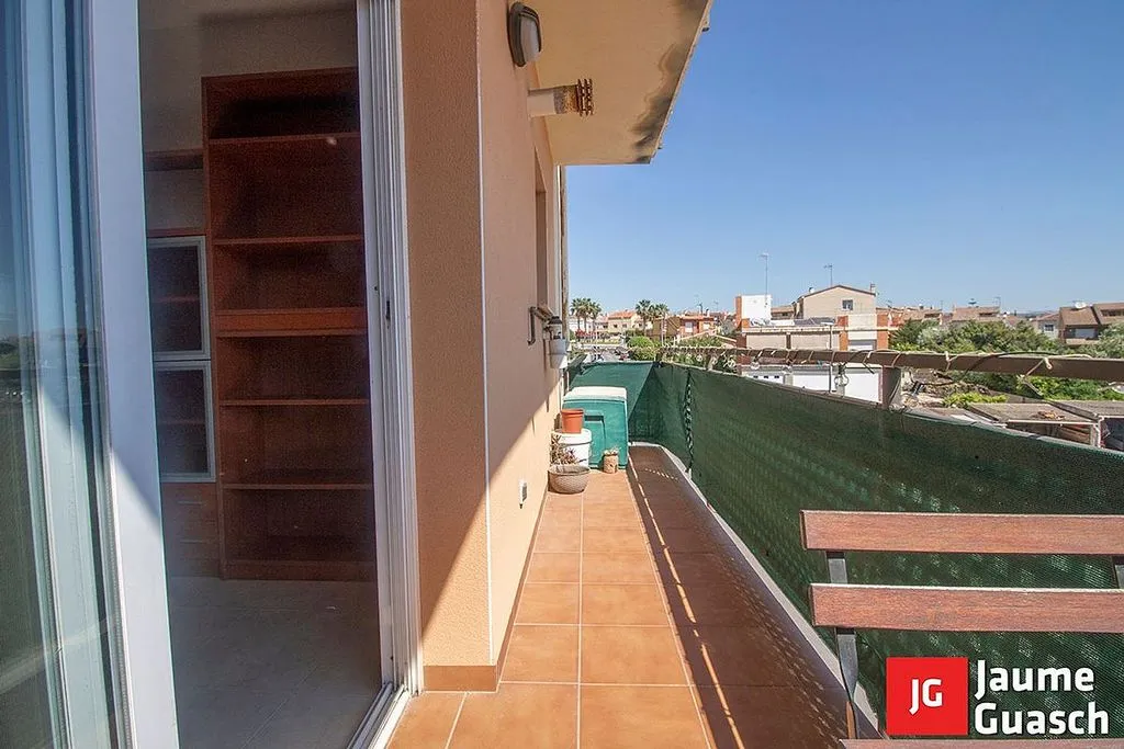 Rõdu - Apartment with Pool in Centre Torredembarra