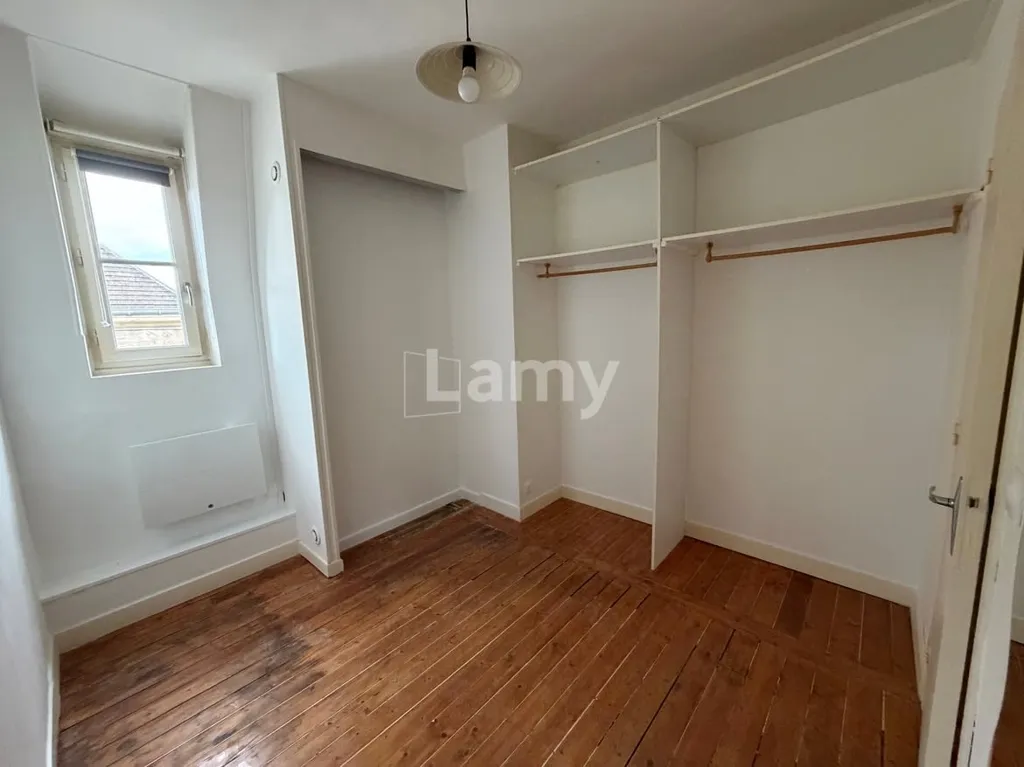 Pièces - Appartement Charmant avec Parquet au Sud dans Quartier Historique