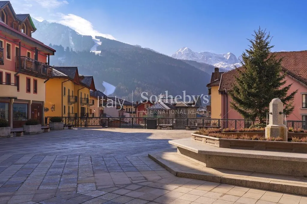 Luxury Flat with Garden in Ponte di Legno