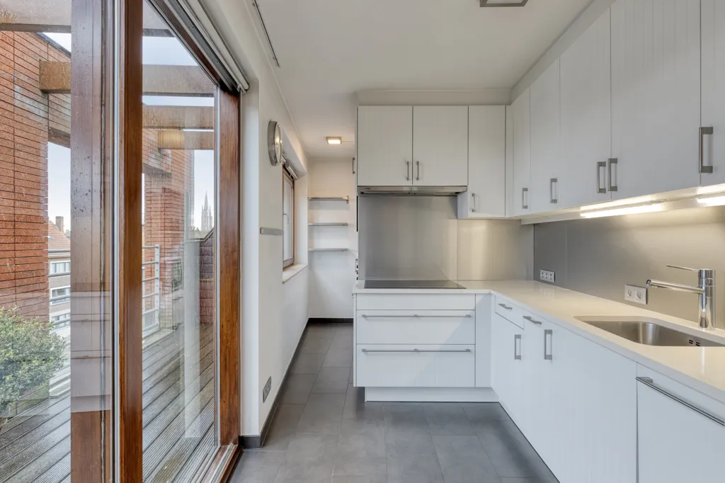 Cuisine - Appartement Moderne avec Deux Terrasses à Bruges
