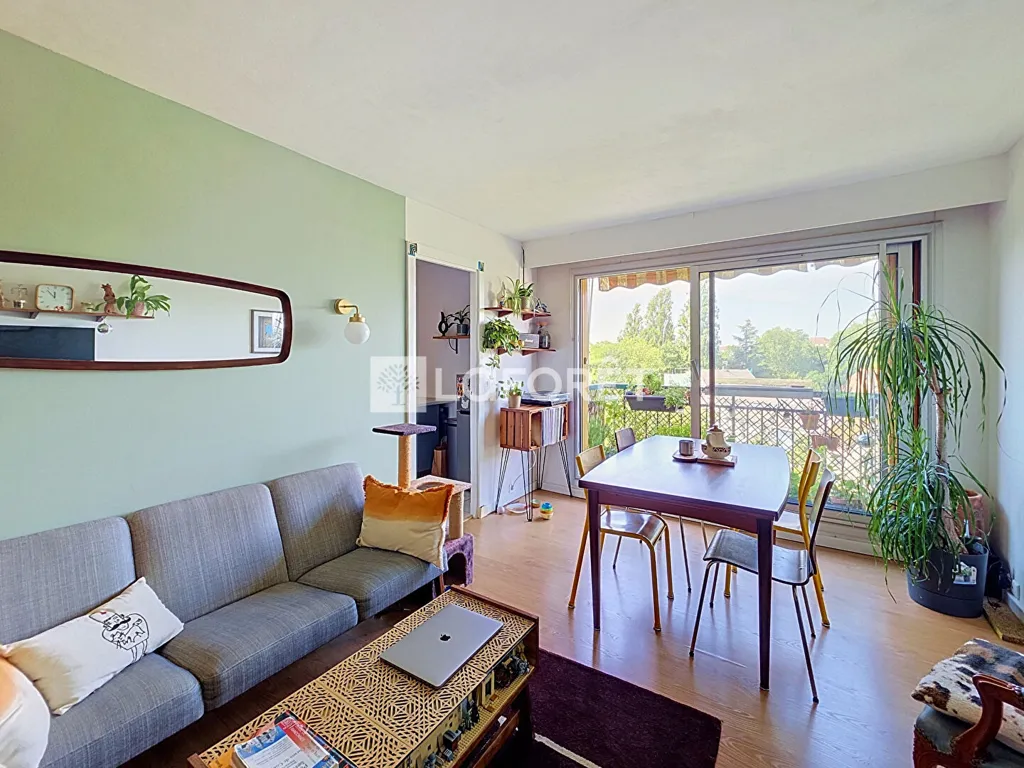 Soggiorno - 3-Bed Apartment with Balcony in Antony