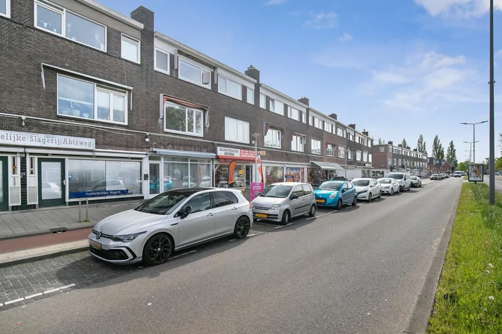 Välivaade - Two Maisonnettes with Separate Entrances in Rotterdam