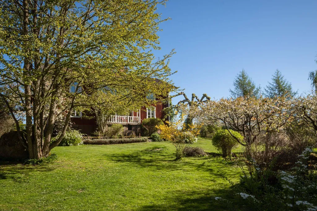 Jardin - Generations Home with Multiple Buildings in Ödeshög