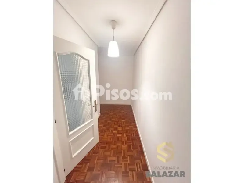 Esik - Student Flat with Balcony in Bilbao