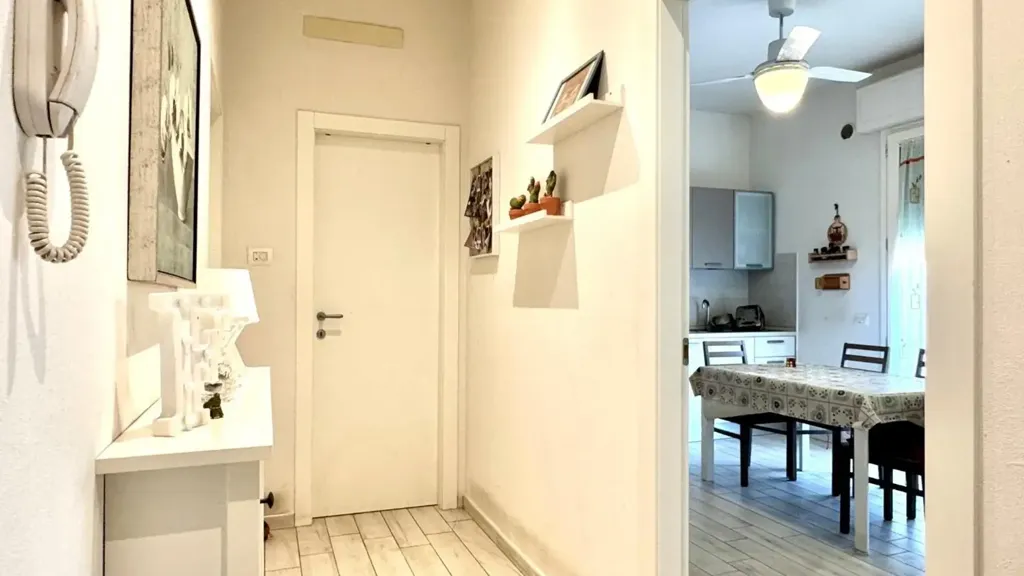 Esik - Bright 3-Bedroom Apartment in Empoli