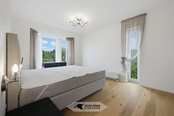 Magamistoad - 3-Bedroom Flat with Garden View in Mustamäe