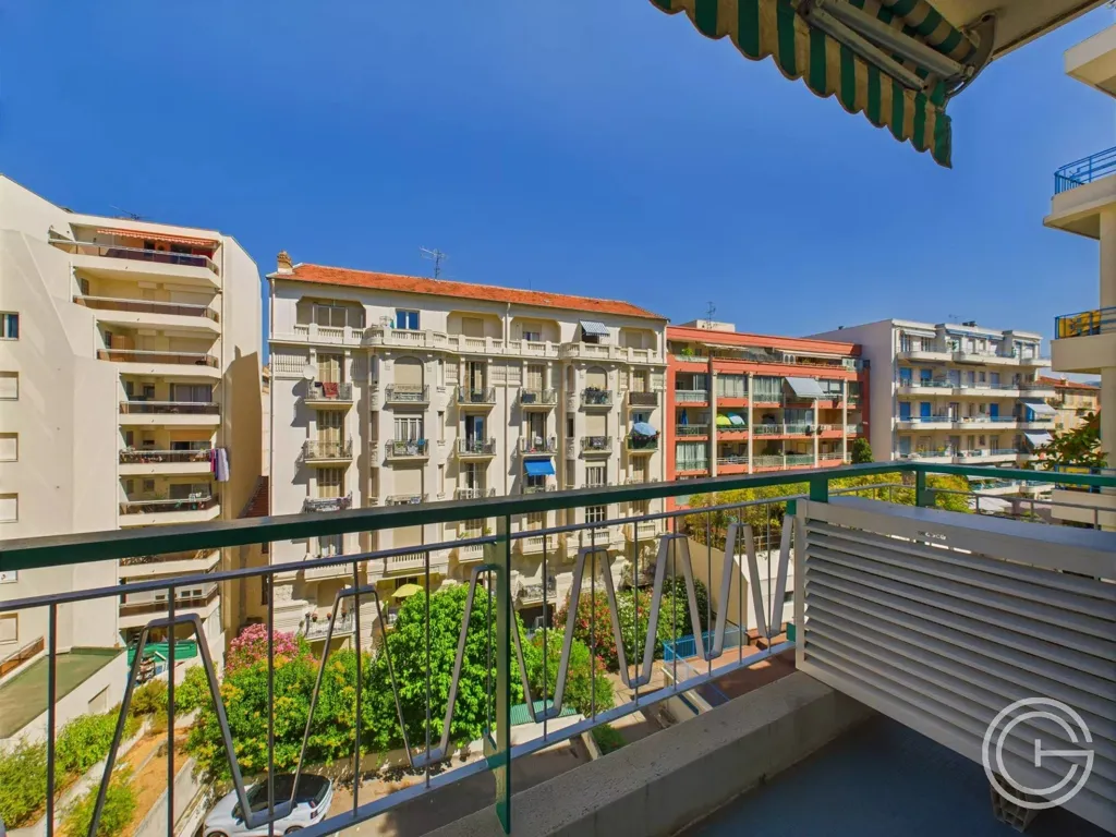 Rõdu - Studio with Balcony in Nice
