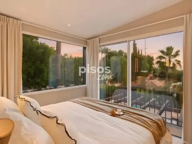 Chambres - Corner Semi-Detached Villa with Pool in Marbella