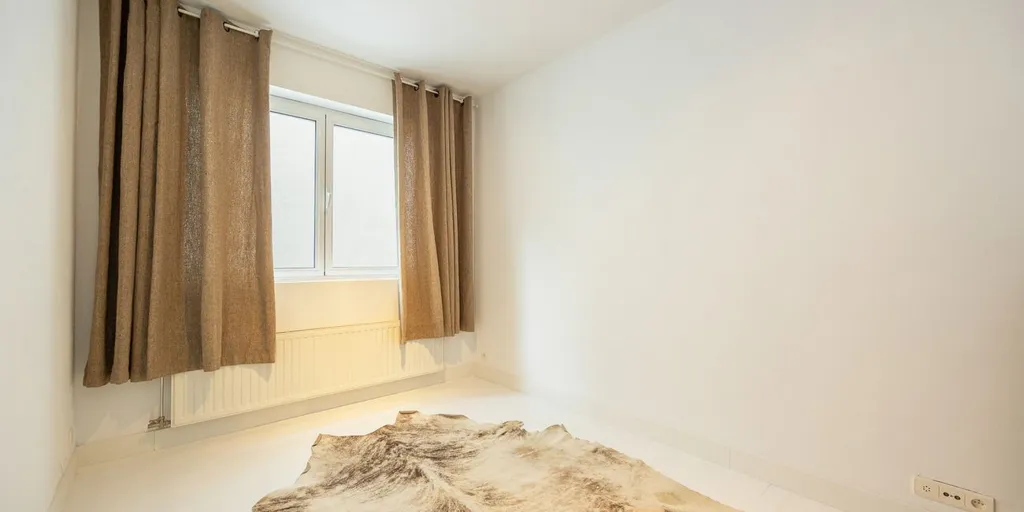 Pièces - Duplex Contemporain avec Garage à Anvers