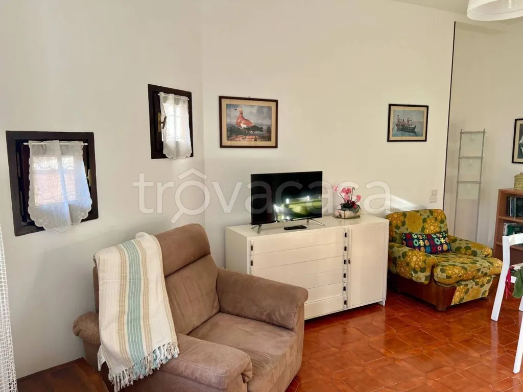 Séjour - Lakefront Apartment with Balcony in Meina