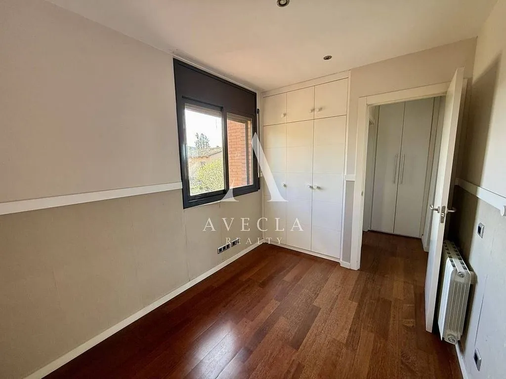 Pièces - Spacious House with Garden in Rubí