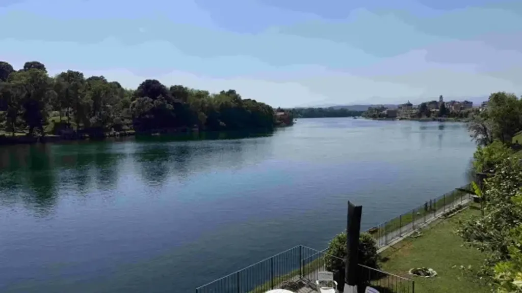 Riverfront Apartment with Terrace in Sesto Calende