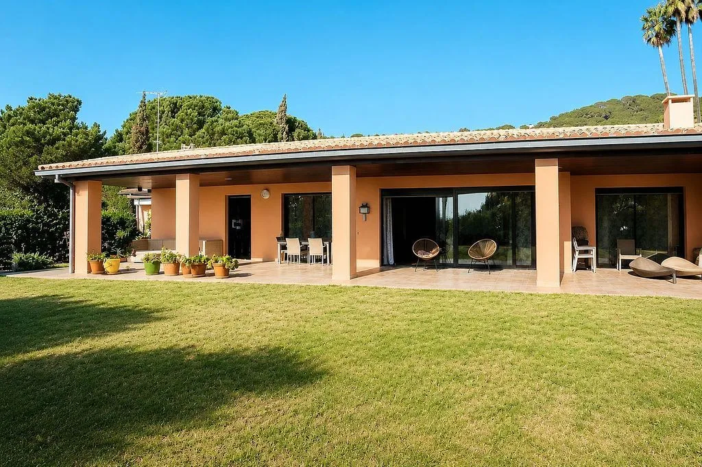 Giardino - Chalet with Pool and Terrace in Supermaresme