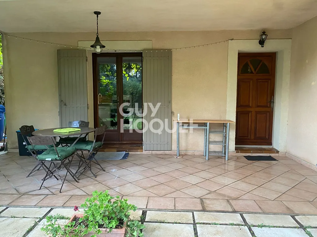 Terrass - Garden-Accessed Garden Flat in Avignon