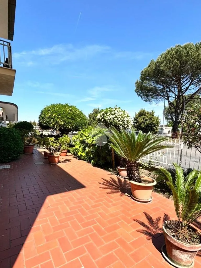 Terrazza - Triplex with Garden in Latina