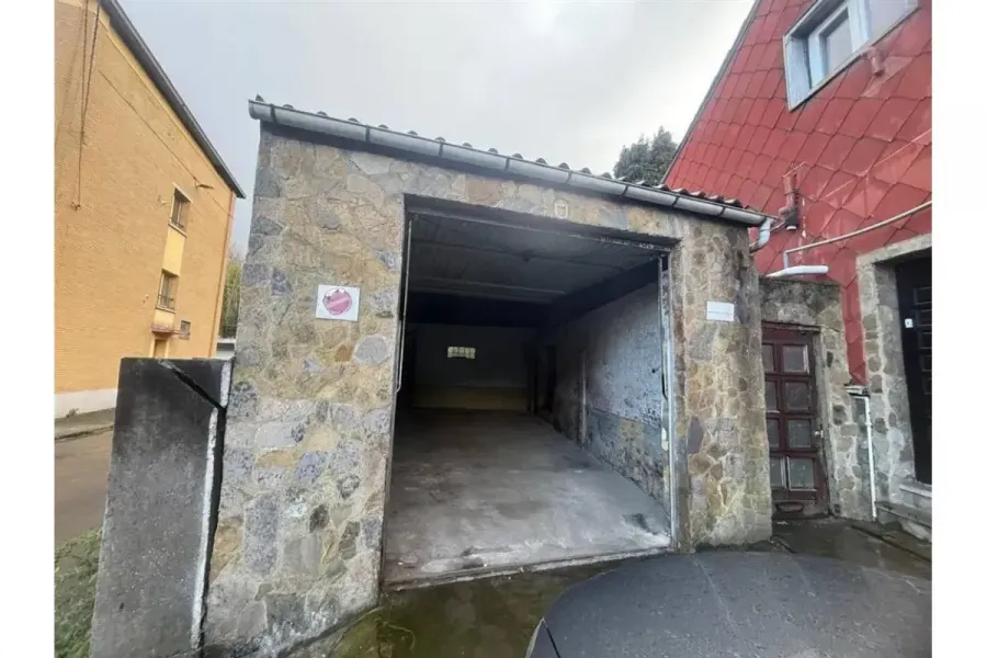 Garage - Grand Garage à Lodelinsart, Charleroi