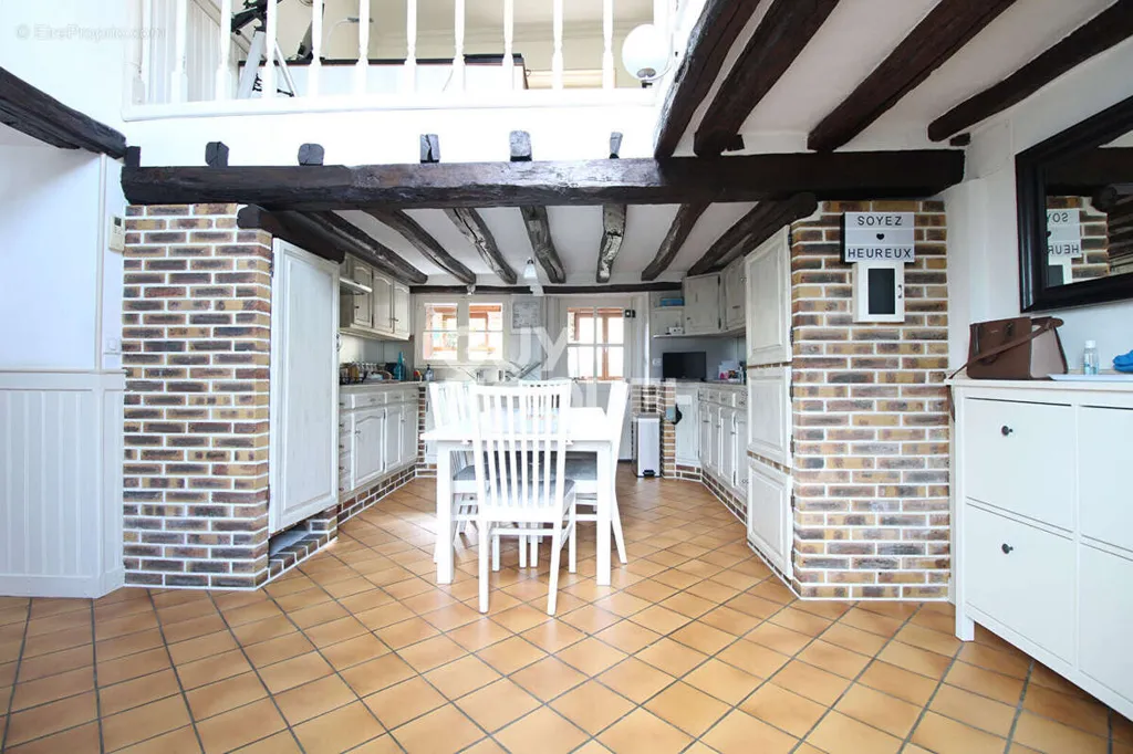 Salle à manger - Maison Briarde avec Jardin à Briis-sous-Forges
