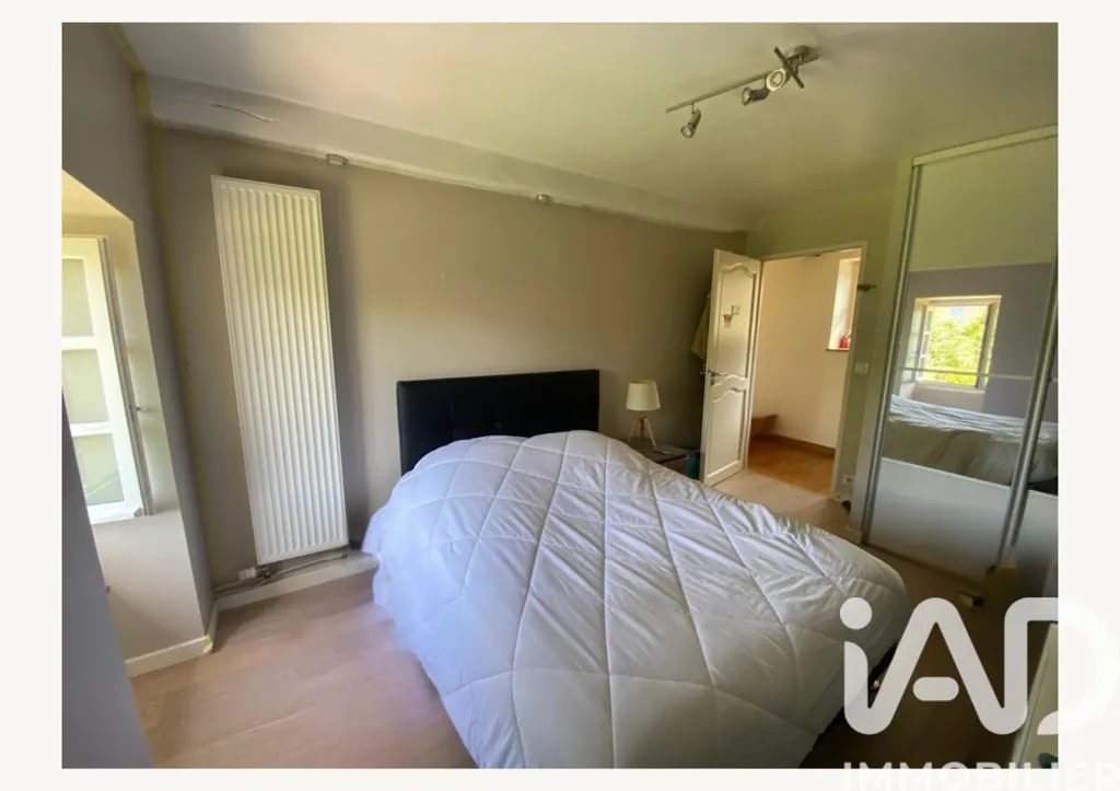 Chambres - Maison 5 pièces à Bouvesse-Quirieu