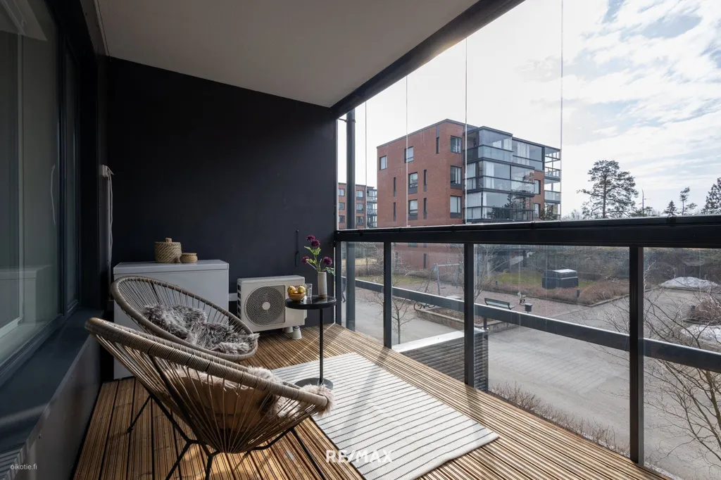 Balcony - Modern Apartment with West-Facing Terrace in Länsi-Pasila