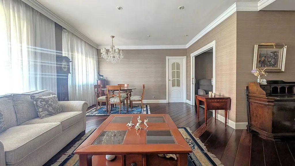 Elutuba - 1-Bed Flat with Terrace in El Pinar