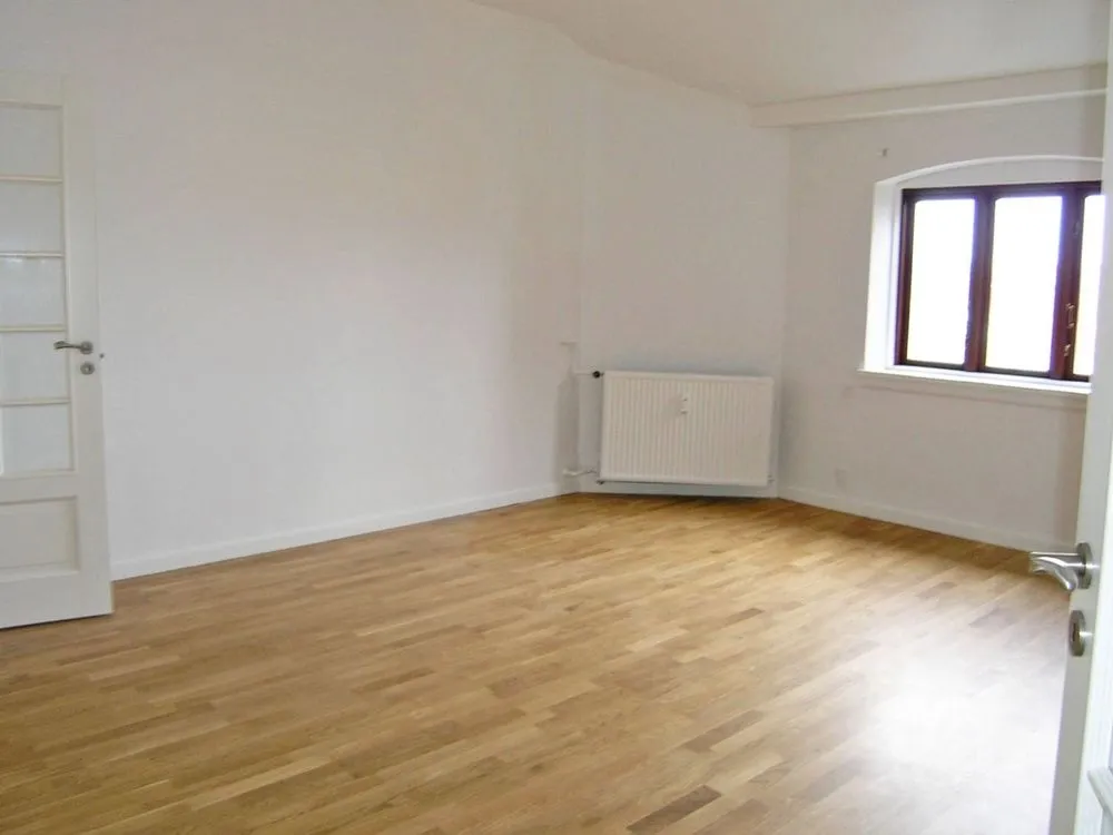 Rooms - Spacious Flat with Church Square View in Midtown