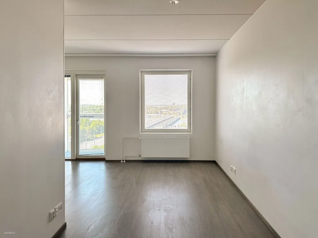 Pièces - Studio Apartment with Glazed Balcony in Rastila