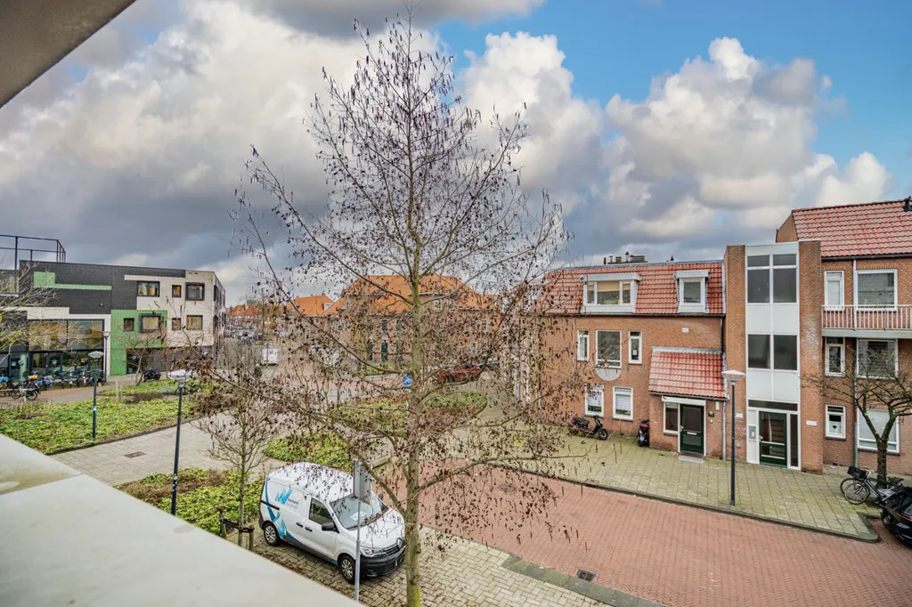 Exterior - Corner Apartment with Extra Mezzanine in Leiden