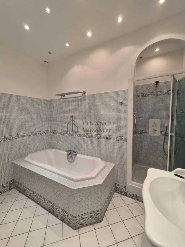 Bagni - Haussmannian Flat with 3 Bedrooms in Marais