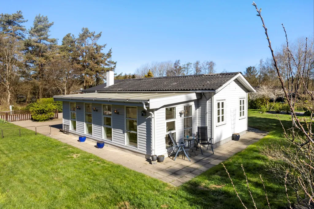 6-toaline maja asukohas Hals