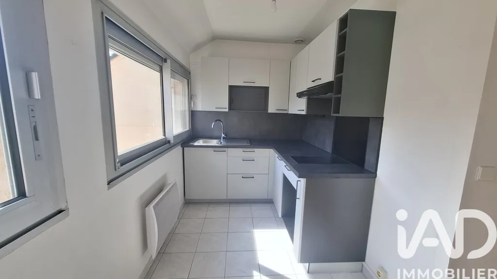 Cuisine - Appartement Lumineux avec Parking à Arpajon