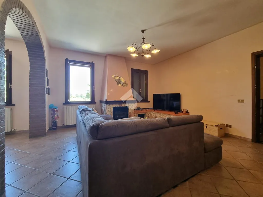 Elutuba - Restored Villa with Multiple Apartments in Borgo Virgilio