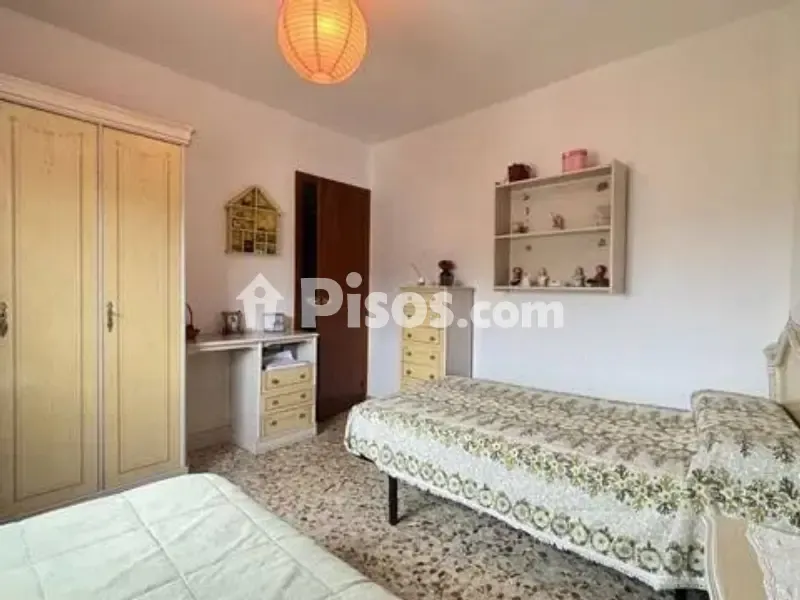 Chambres - Semi-detached House with Terrace in Loja