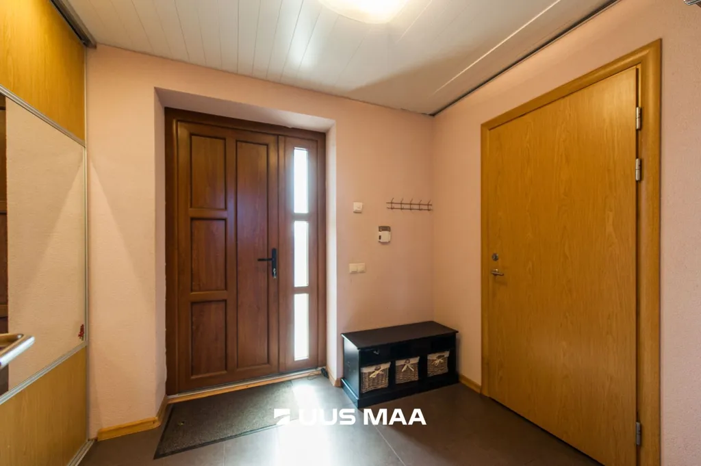 hallway_entrance