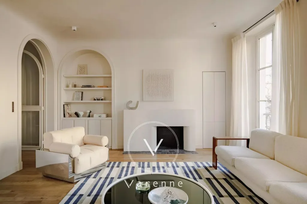 Séjour - Appartement Rénové avec Vue Cour au 7ème Arrondissement