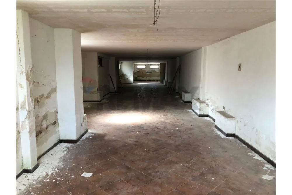 Ingresso - Warehouse with Parking in Bari