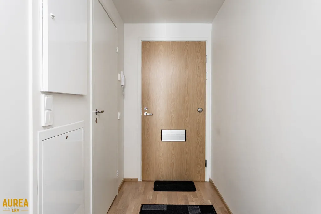 Entrée - Modern Studio with French Balcony in Tuira