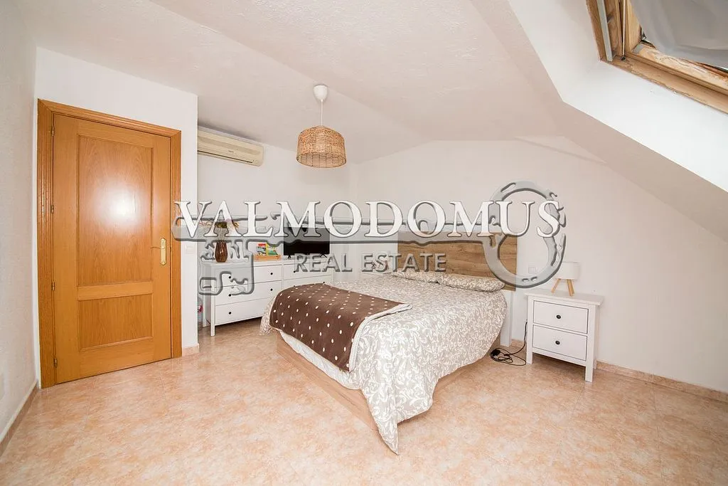 Magamistoad - Duplex with Balcony in Valmojado